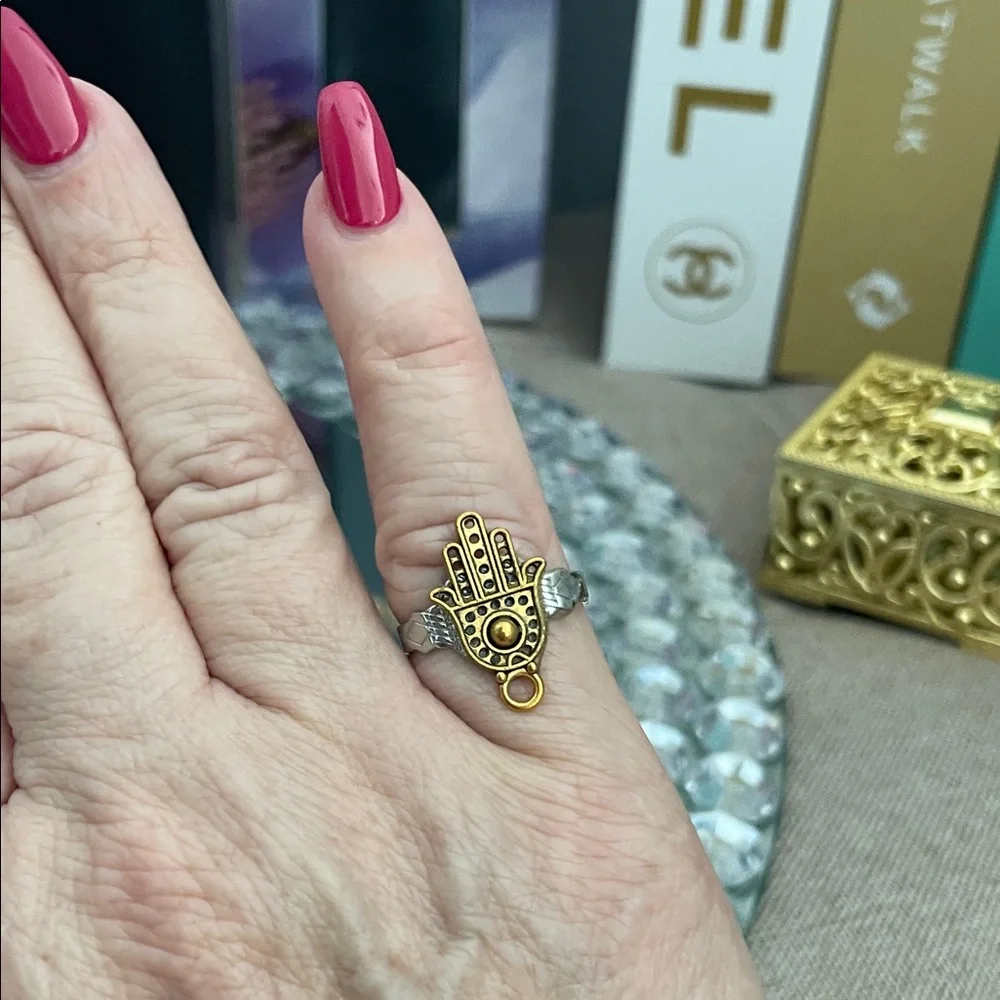 🎉🎉✨Goldtone and Silvertone Hamsa Adjustable  Ring✨Fun Fashion Ring Preloved - Picture 2 of 4